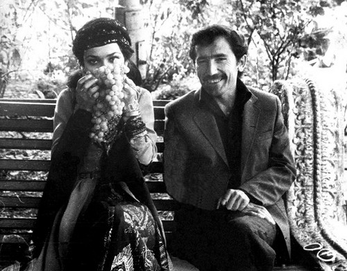 Tamara Yandiyeva ve Yusuf Ali (Hapıshorlı). Han Saray azbarında. 1981 s., oktâbr.